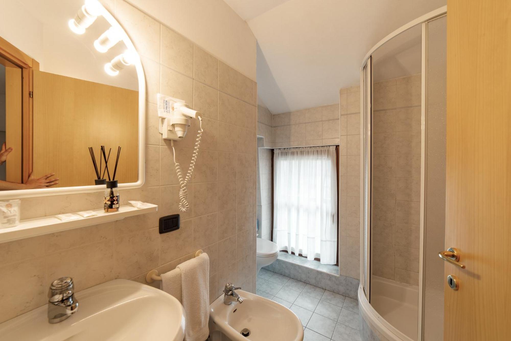 Hotel Al Bivio - Pizzeria, Pool & Sauna Imer Экстерьер фото