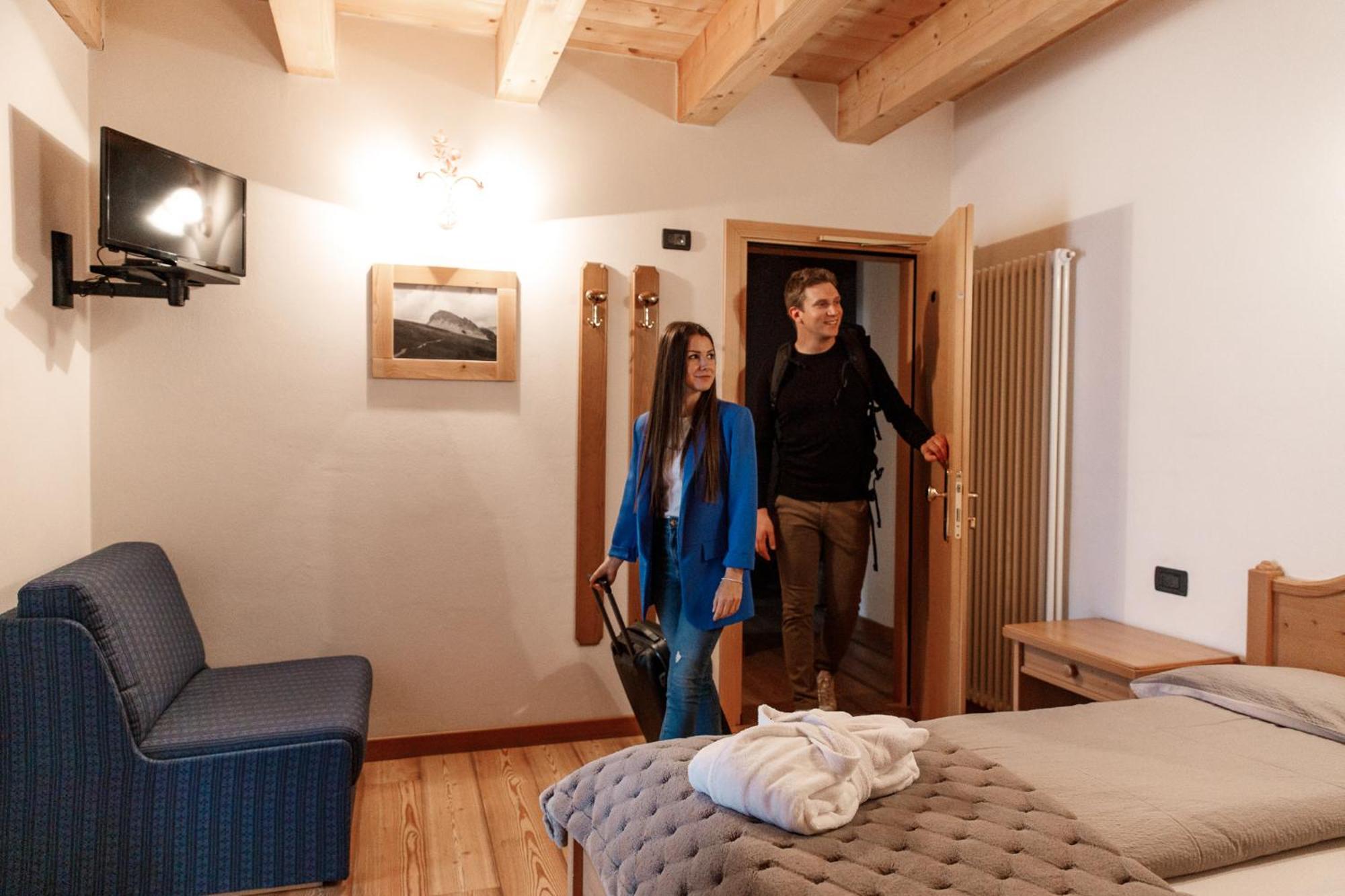 Hotel Al Bivio - Pizzeria, Pool & Sauna Imer Экстерьер фото