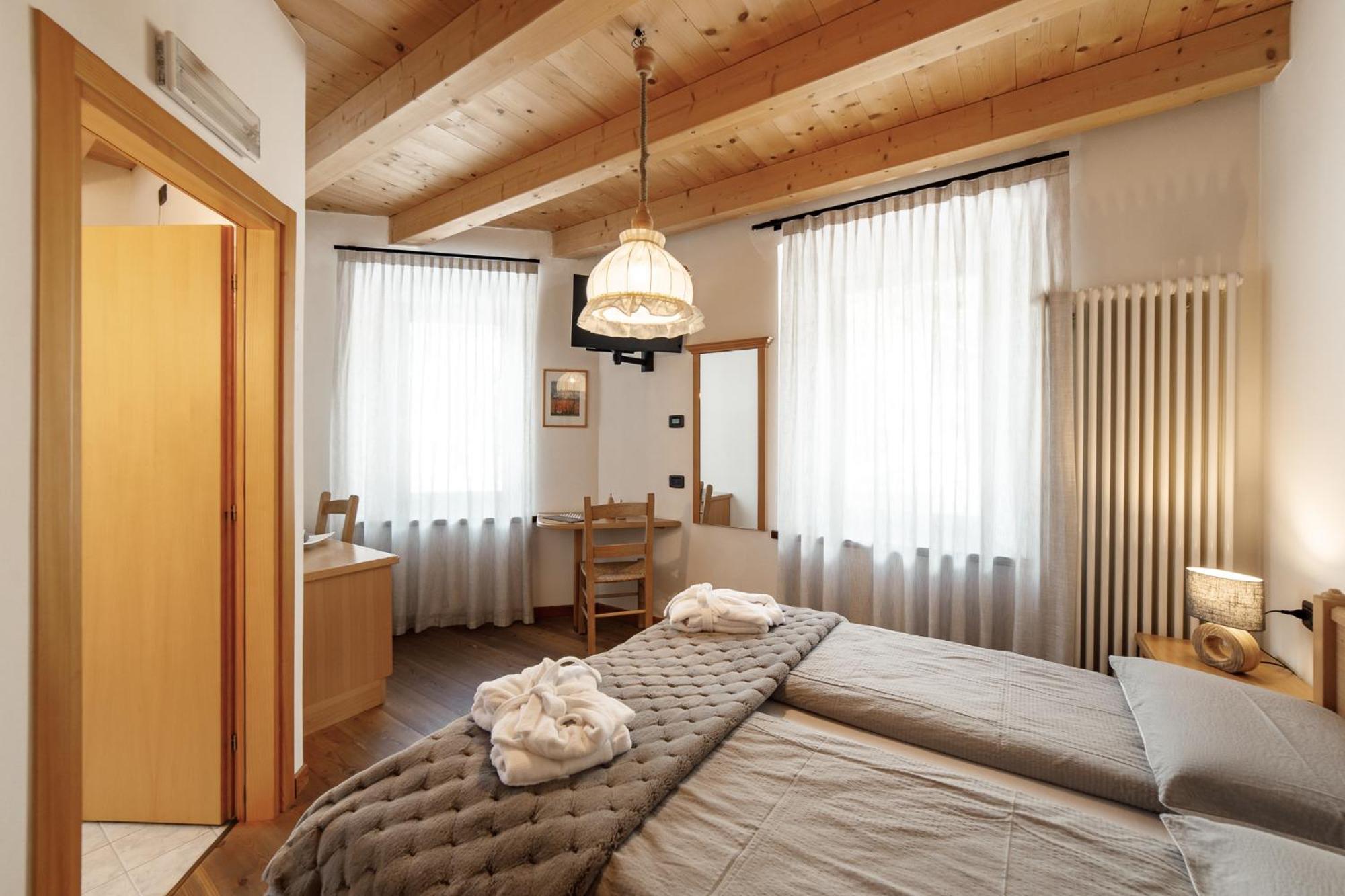 Hotel Al Bivio - Pizzeria, Pool & Sauna Imer Экстерьер фото